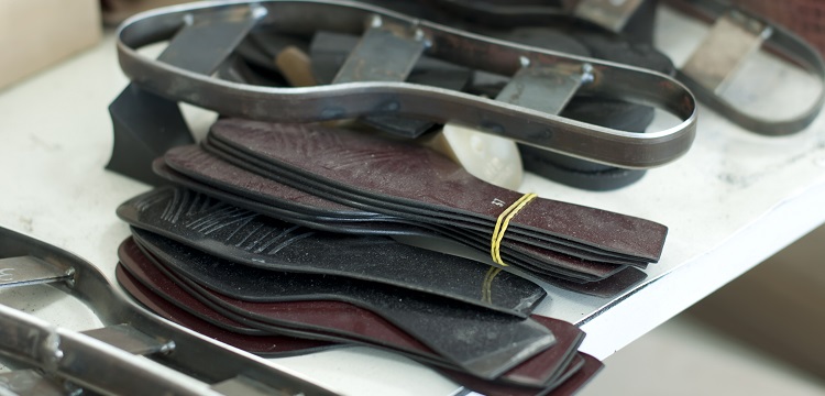 汽車電子電氣架構簡介?安博檢測專業為您提供移動電源FCC-SDOC認證服務，產品檢測認證找哪家機構 